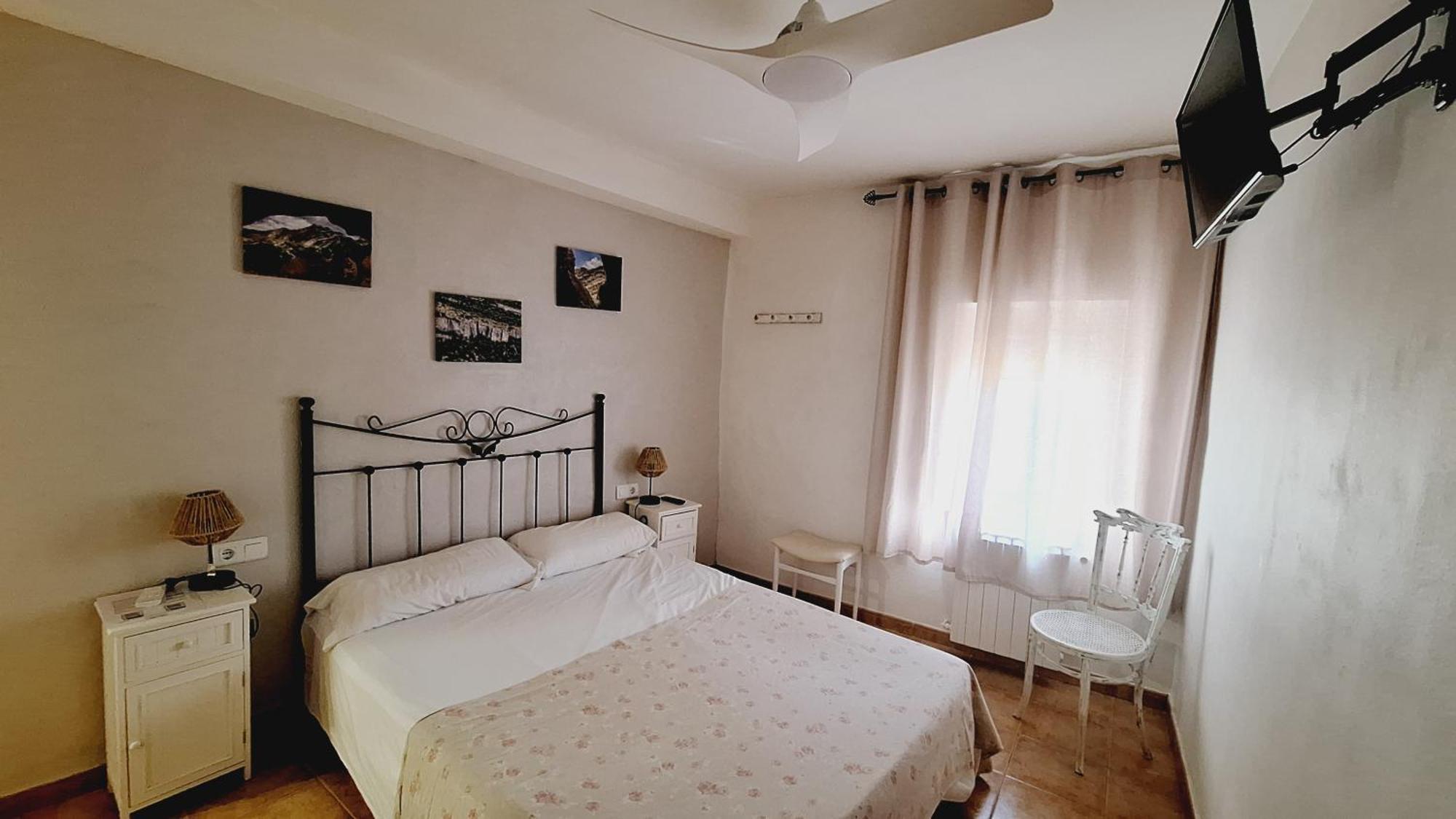 Fonda Toldra Hotel Ulldemolins Bagian luar foto