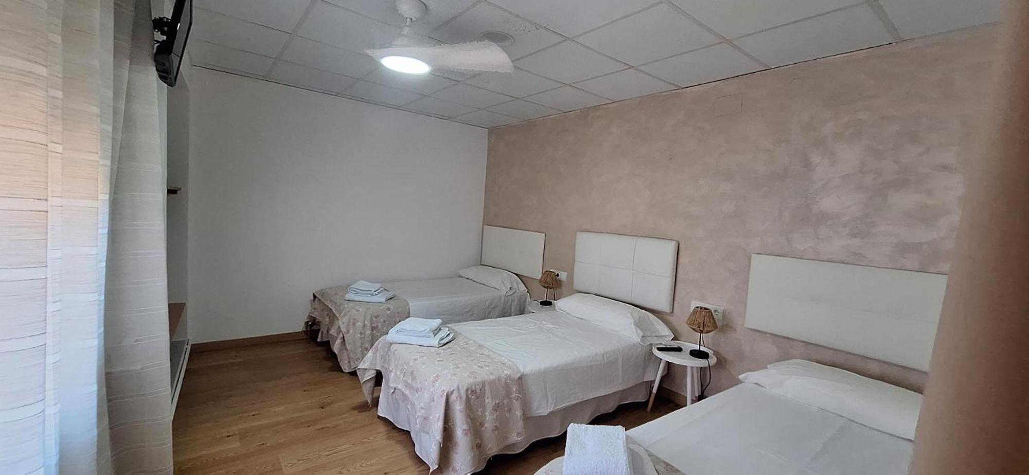 Fonda Toldra Hotel Ulldemolins Bagian luar foto