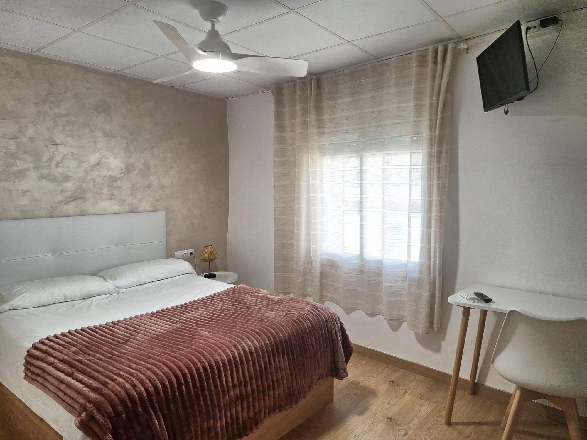Fonda Toldra Hotel Ulldemolins Bagian luar foto